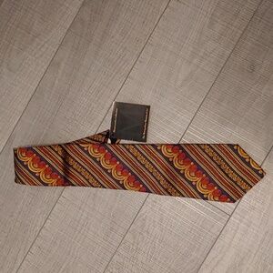 Metropolitan Museum of Art Tie in Blue, Red & Gold from Masterworks by Park Lane